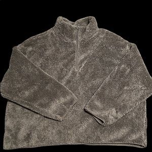 H&M faux fur half zip pullover